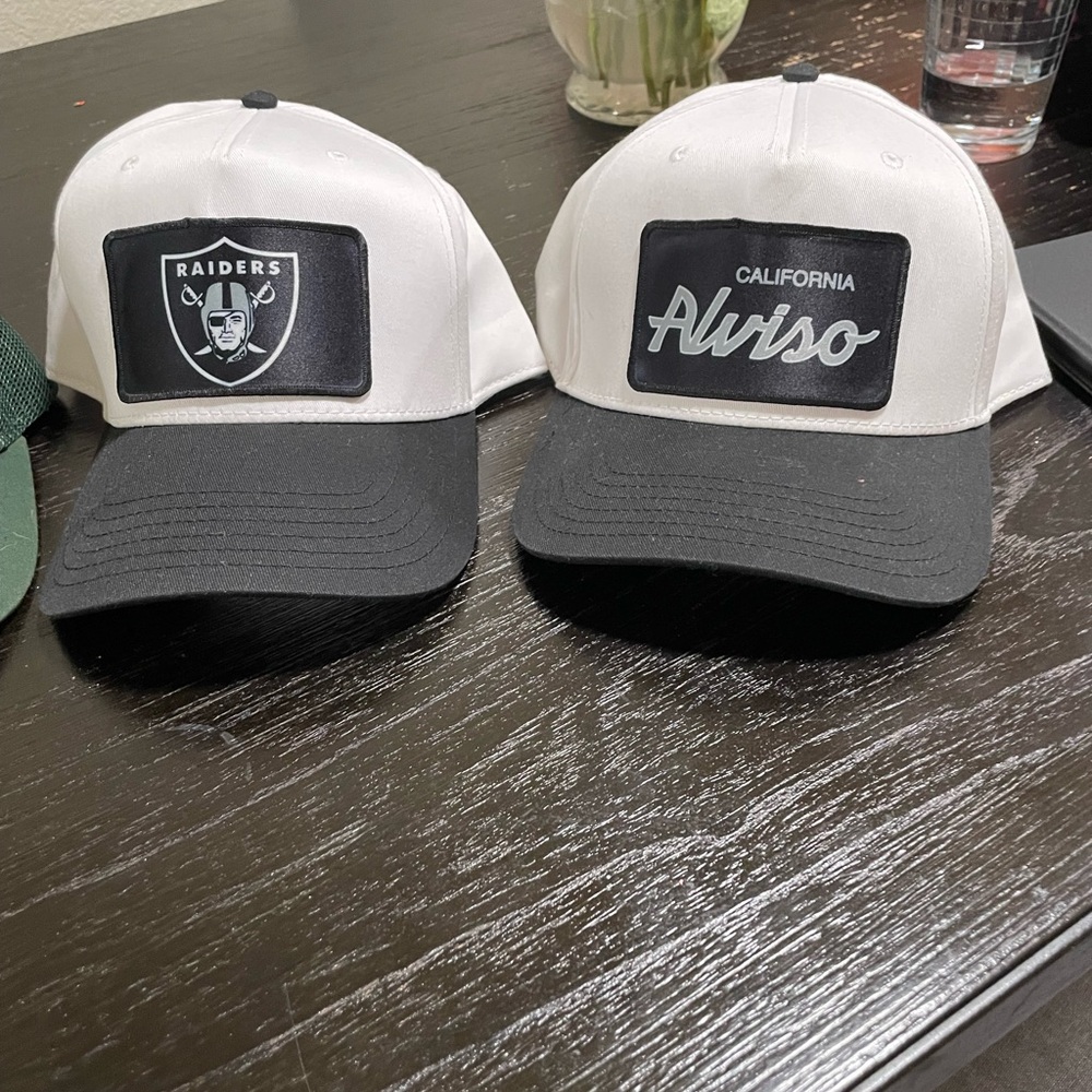 3 snap backs🔥 - Picture 3 of 5